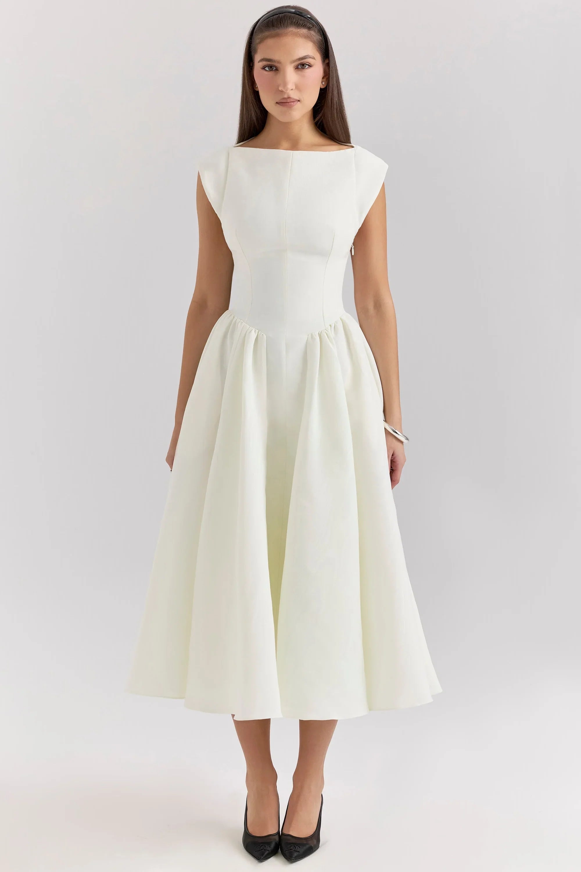 Luciana Sukienka midi o rzeźbionej sylwetce