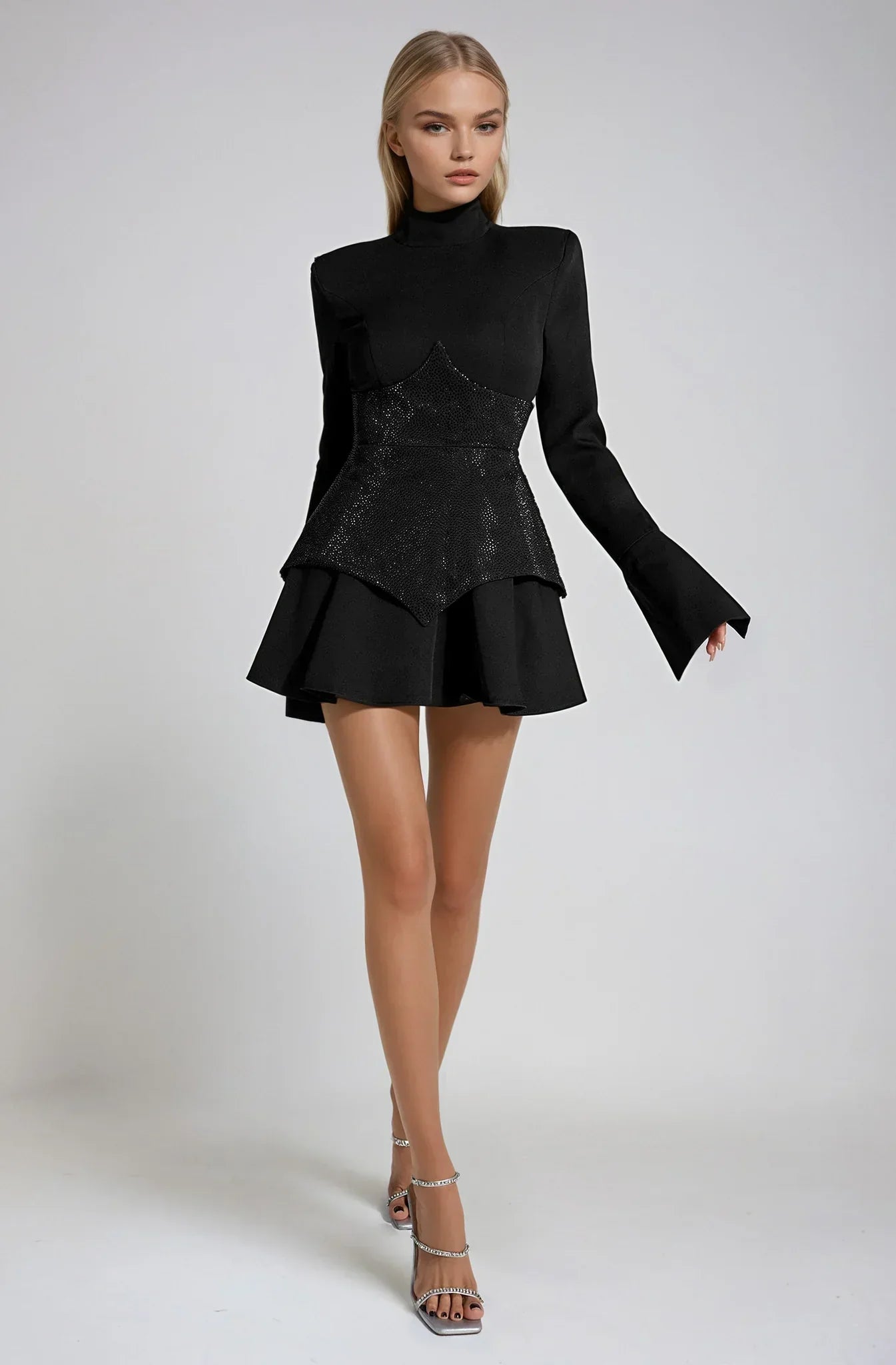 Sukienka Mini Siena z Błyszczącymi Cekinkami i Łączonymi Wzorami