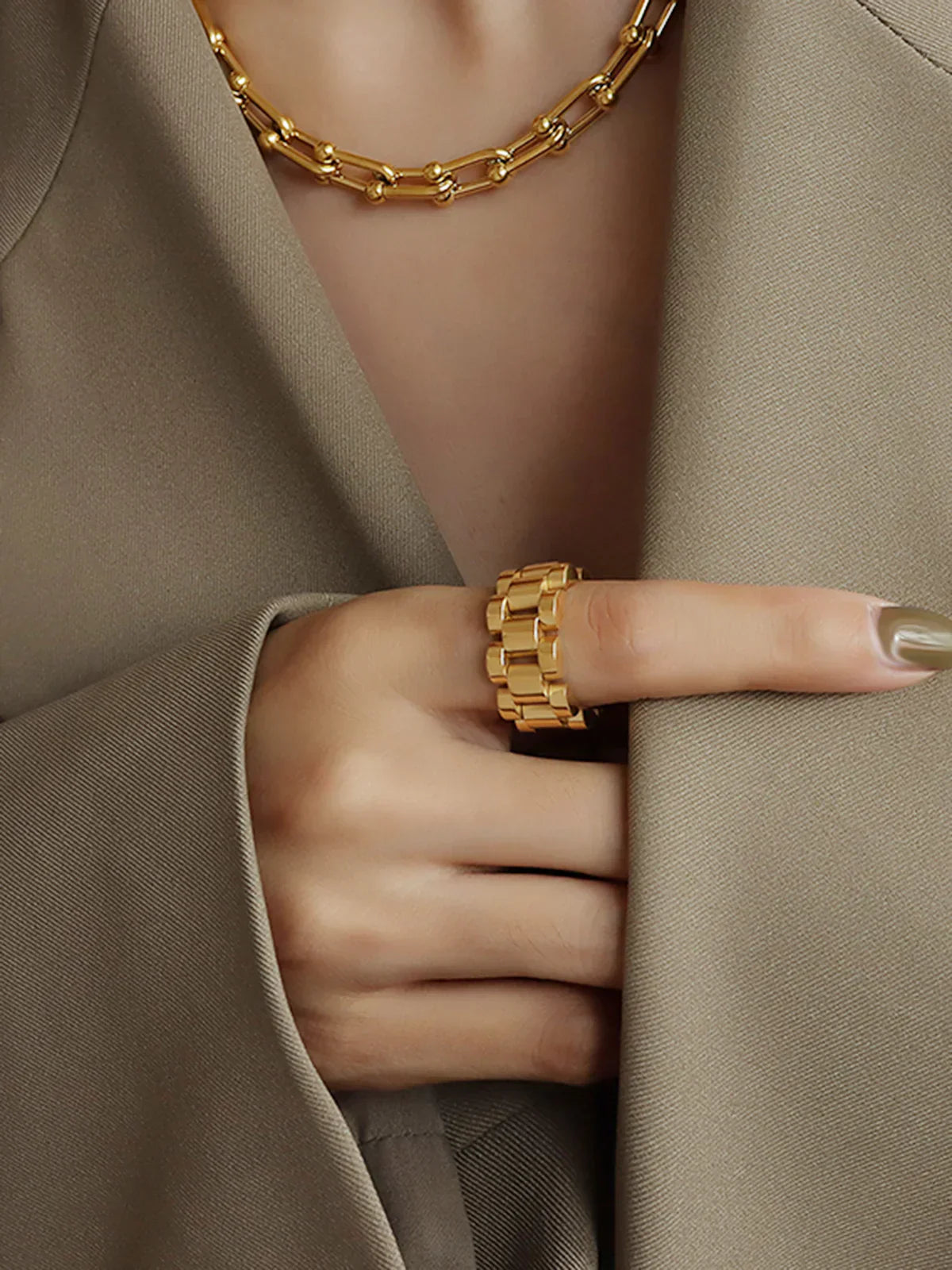 Lisha Pierścionek Secret Holds