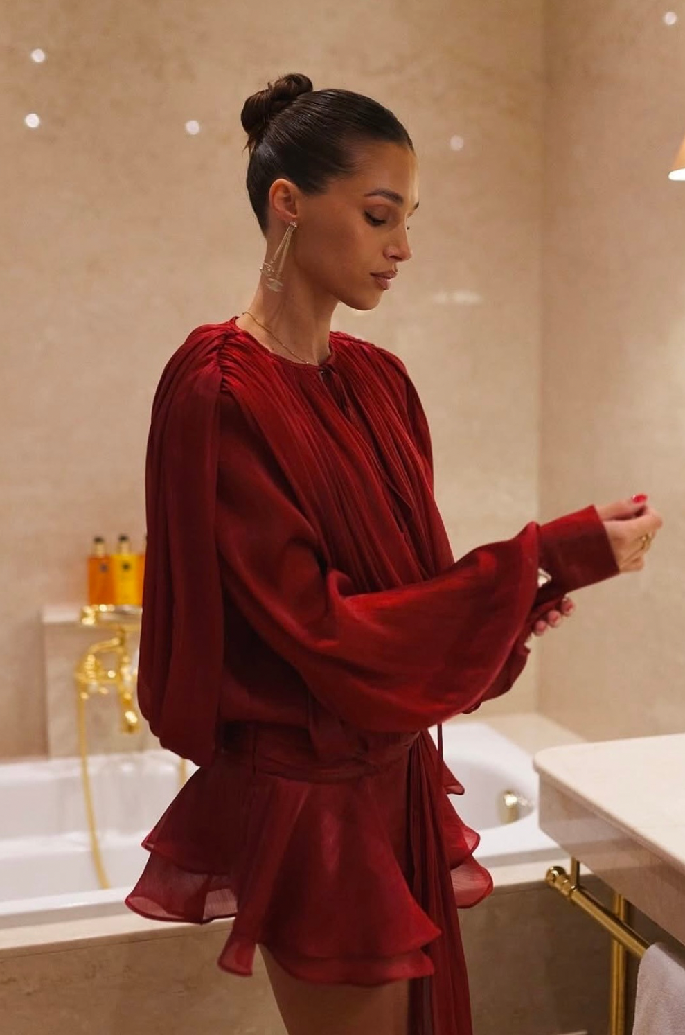 Sukienka mini Liora z plisami