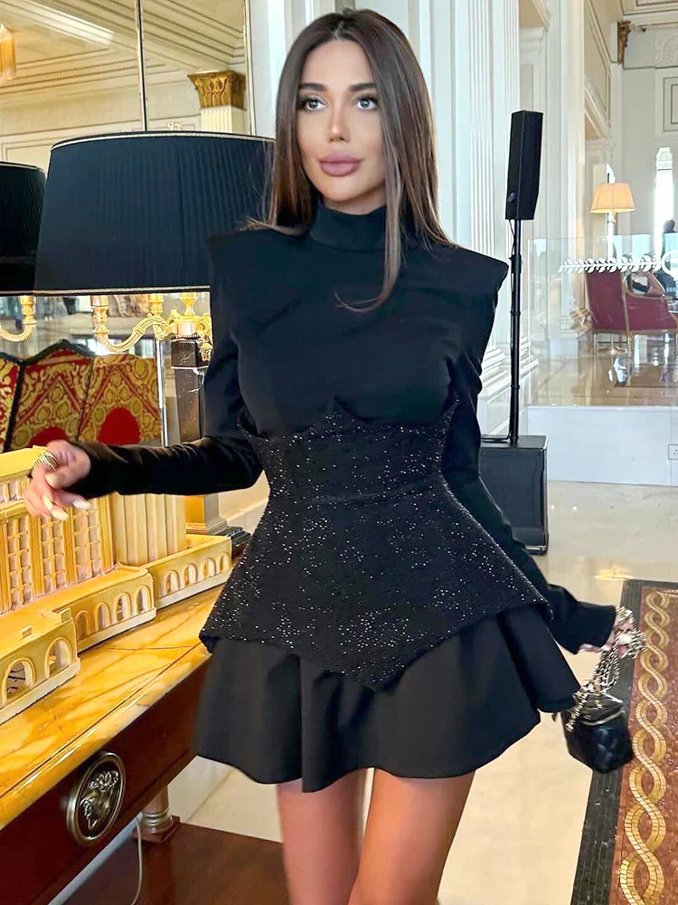 Sukienka Mini Siena z Błyszczącymi Cekinkami i Łączonymi Wzorami