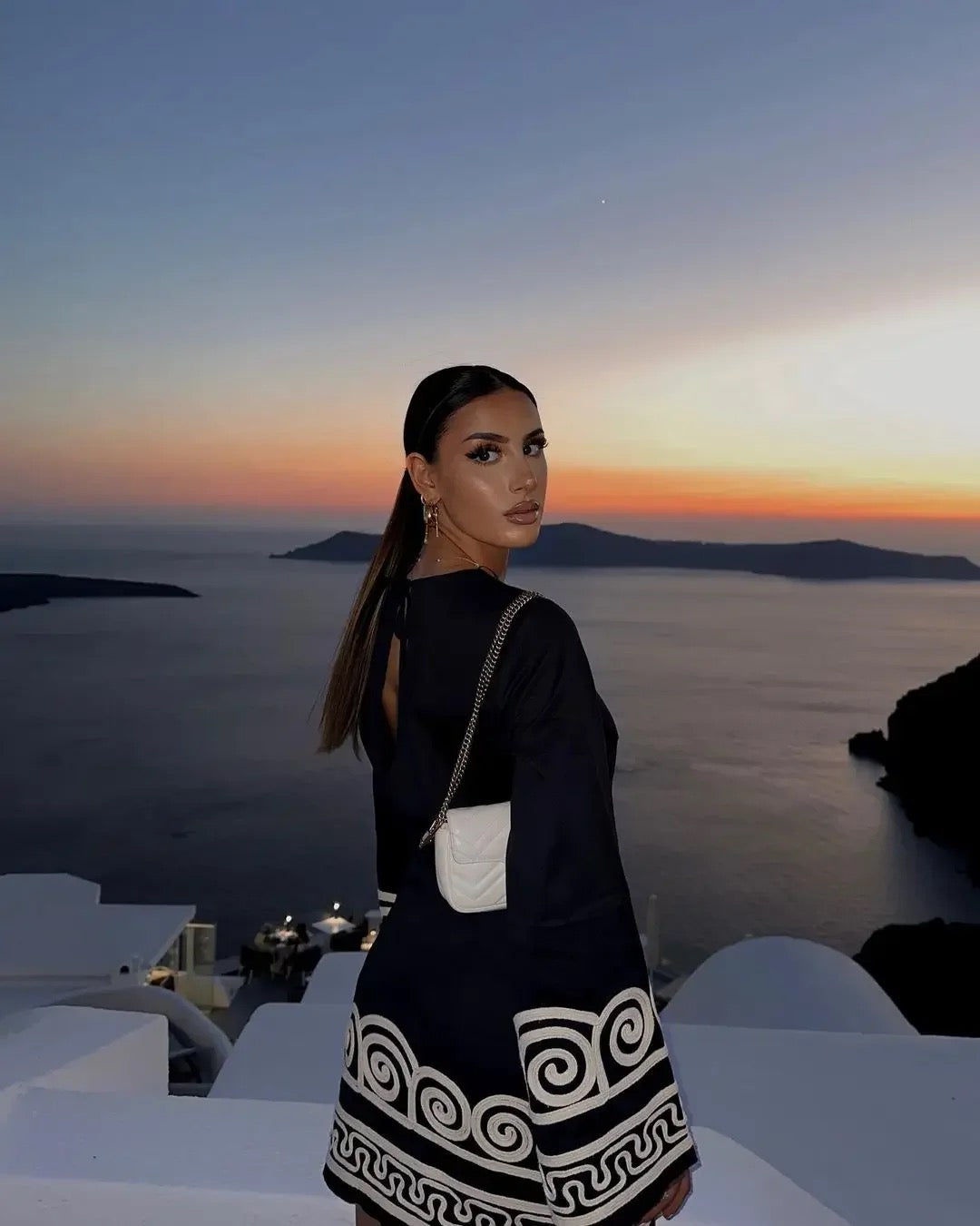 Sukienka mini Julianna z haftem