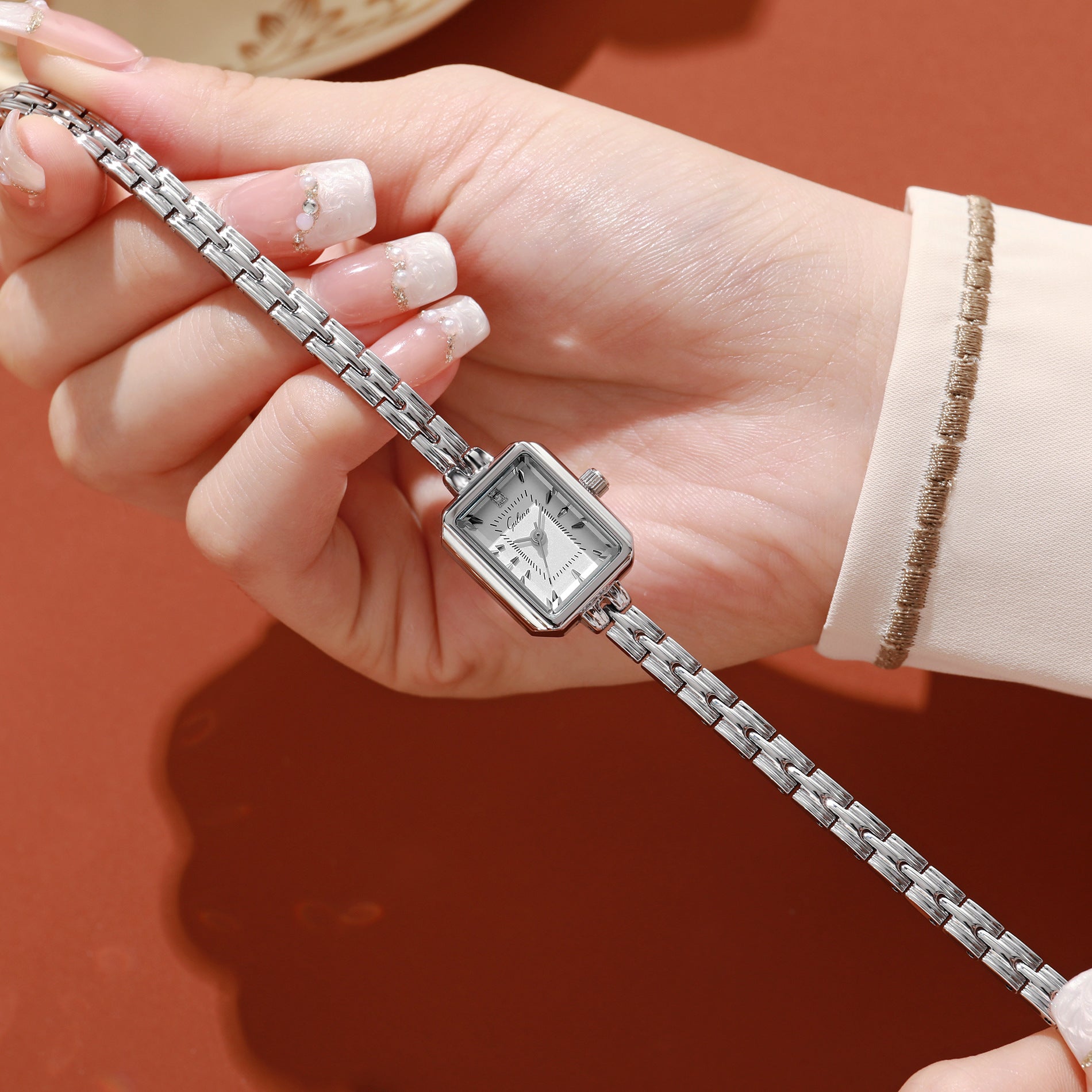 Zegarek Solène z prostokątną tarczą