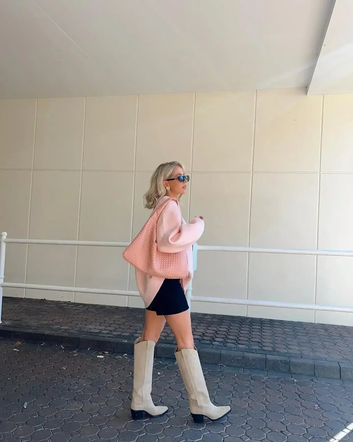 Różowy Sweter Elvie