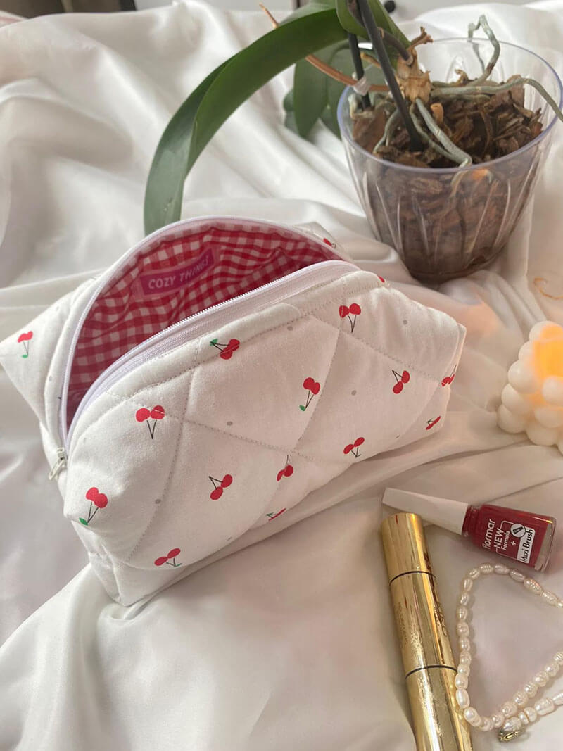 Valentina Torba na Kosmetyki w Kształcie Wiśni