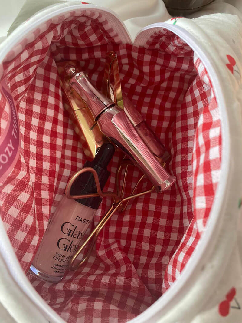 Valentina Torba na Kosmetyki w Kształcie Wiśni