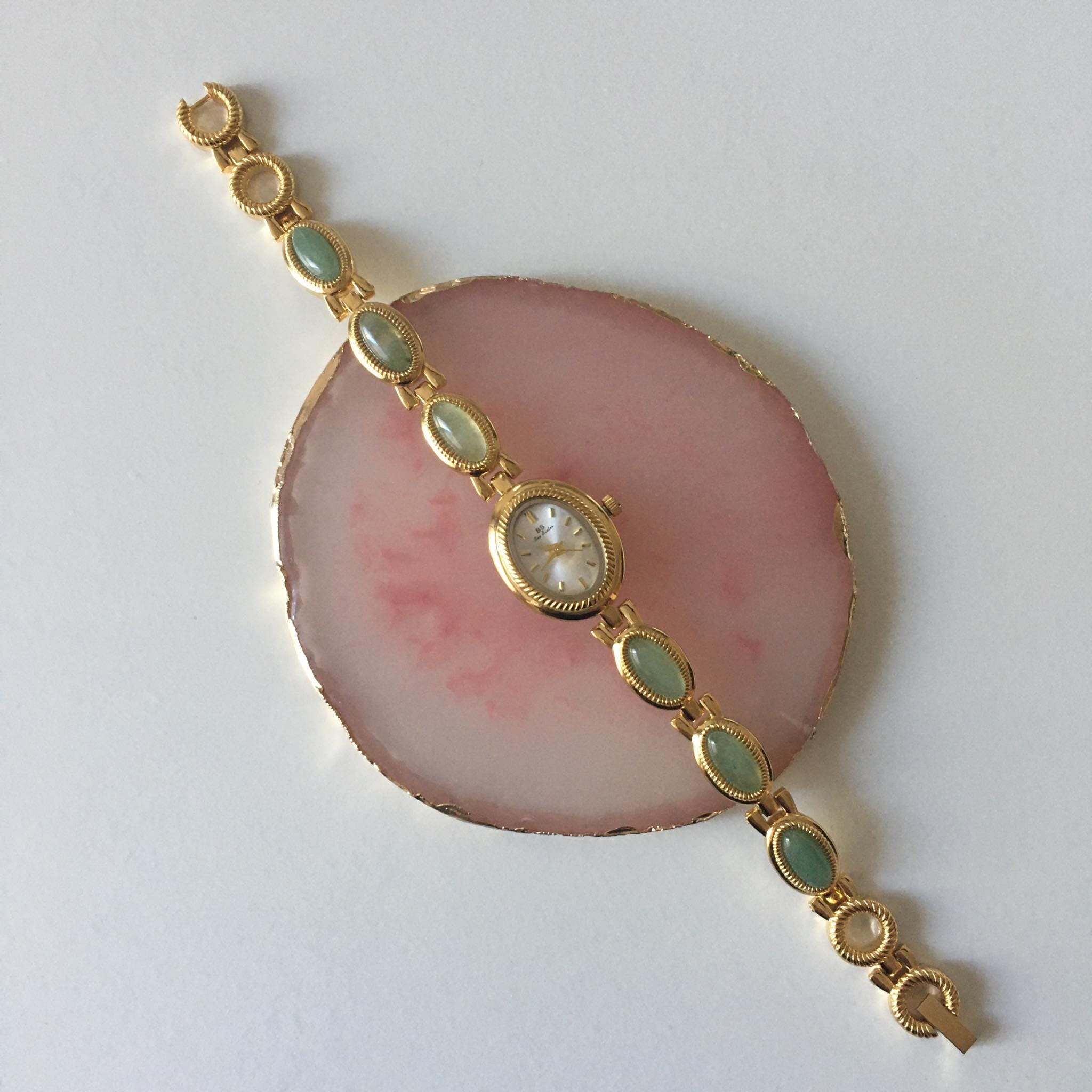 Zegarek Solènea z kamieniami szlachetnymi