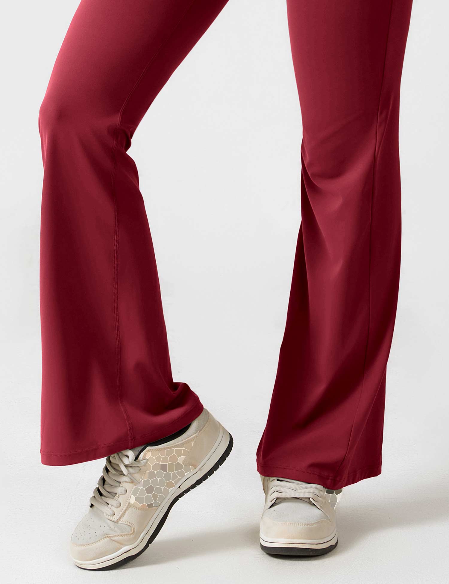 Meave Kombinezon z Rozkloszowanymi Nogawkami i V-kształtnym Dekoltem